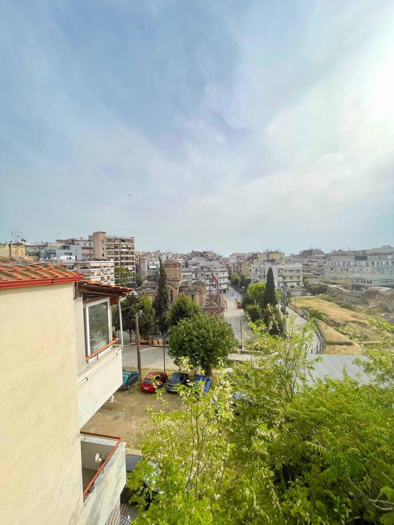 C.16 The Nest #Colony City Heart Thessaloníki Luaran gambar